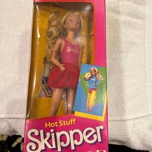 Vintage 1985 Mattel Skipper Doll in Pink and Red does not have all accessories